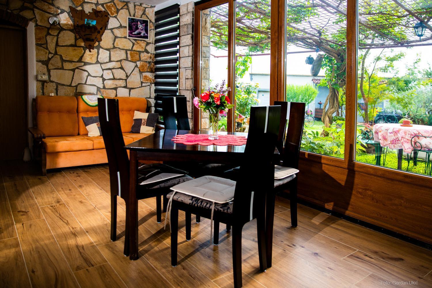Apartments Faris กานฟานาร์ ภายนอก รูปภาพ